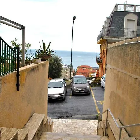 11 Via Giovanni Bonfante Varazze